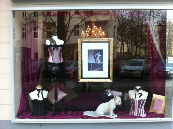 Zugeschn&uuml;rt-Schaufenster
